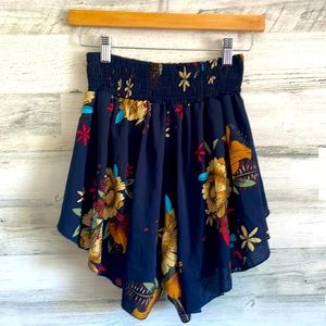 SHEIN Navy Floral Shorts (M)
